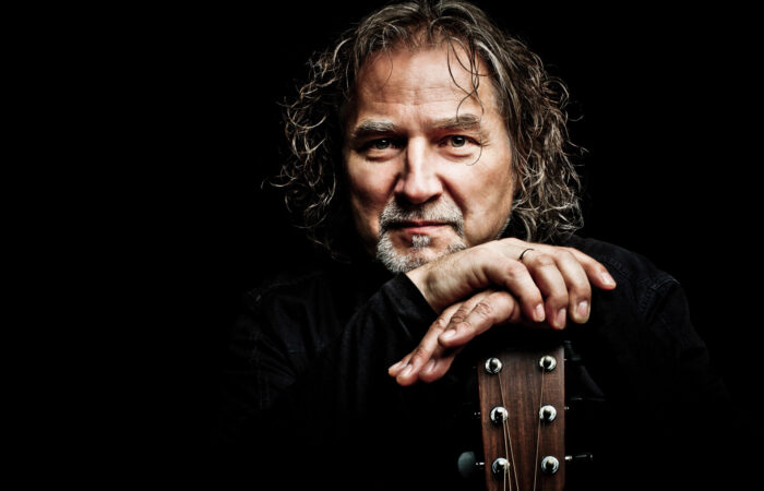 Mężczyzna z gitarą