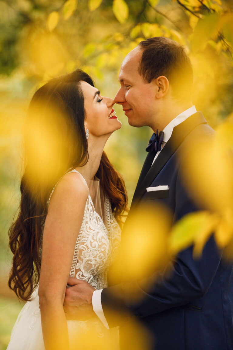 Całująca się para